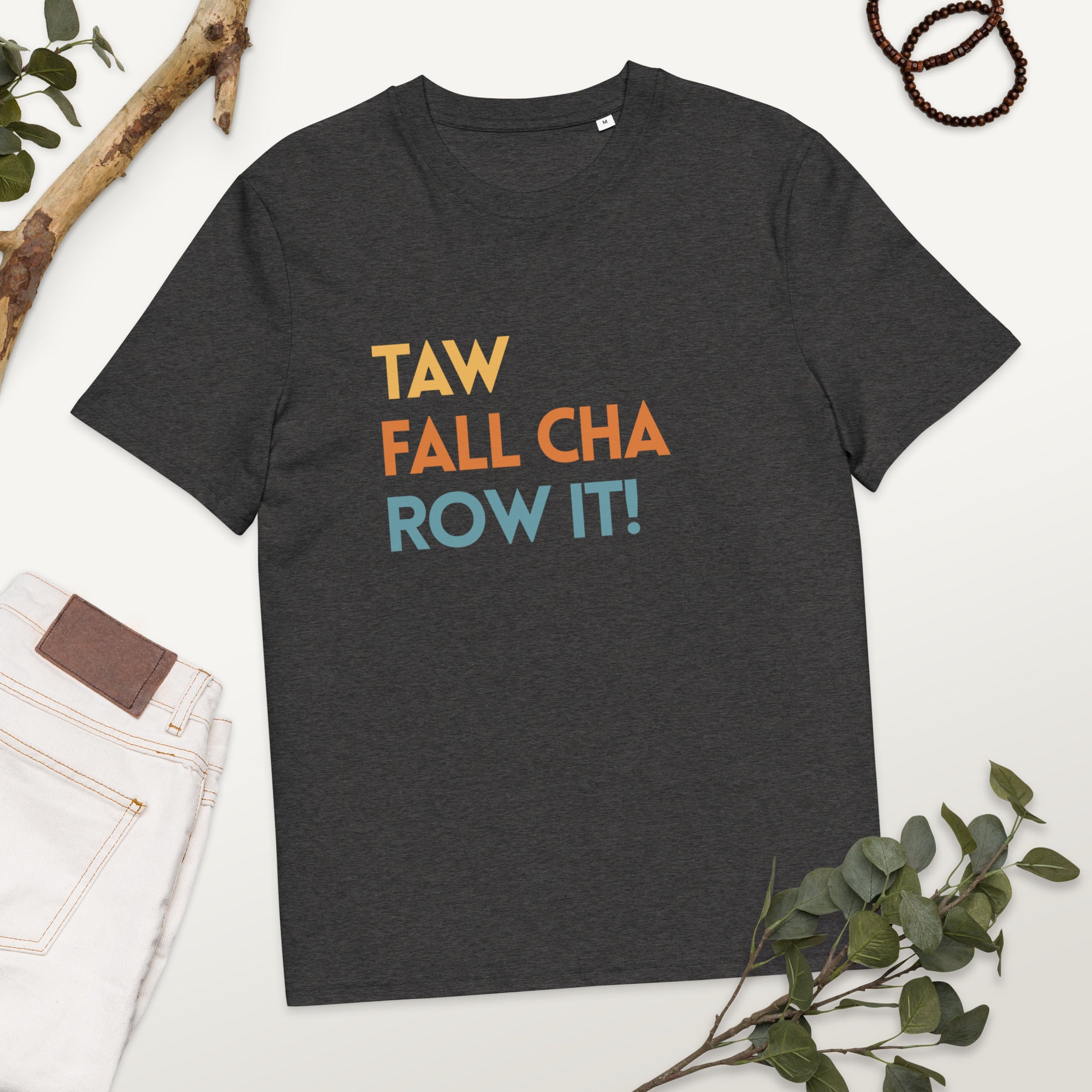 Funny Irish slogan T-shirt in dark grey with ‘Ta failte romhat’ text